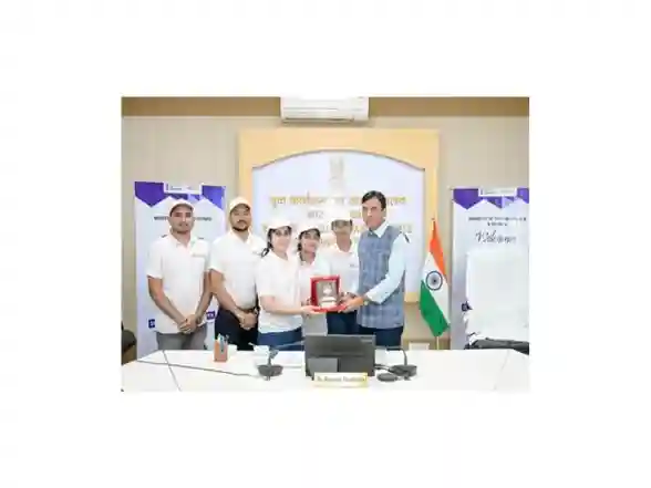 India News | Union Minister Mansukh Mandaviya Welcomes Winners of MY Bharat National Flag Quiz