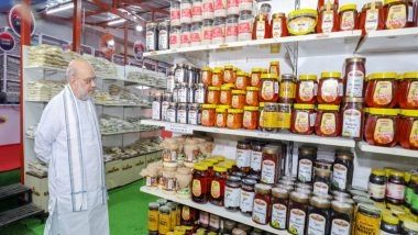 India News | Delhi: Amit Shah Visits Khadi India Showroom in Connaught Place; Urges Every Family to Purchase Products