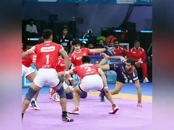 Sports News | PKL 12: Sandeep Runs Riot as U Mumba Secure Massive 15-point Win over Gujarat Giants