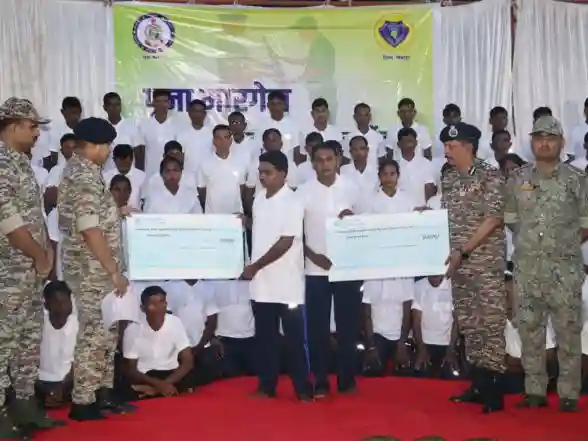 India News | Chhattisgarh: 103 Maoists Surrender in Bijapur, Abandon Weapons Worth over Rs 1 Crore