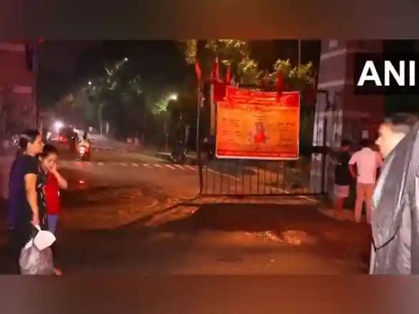 India News | Delhi: Clash Erupts in JNU During Dussehra 'Visarjan Shobha Yatra'