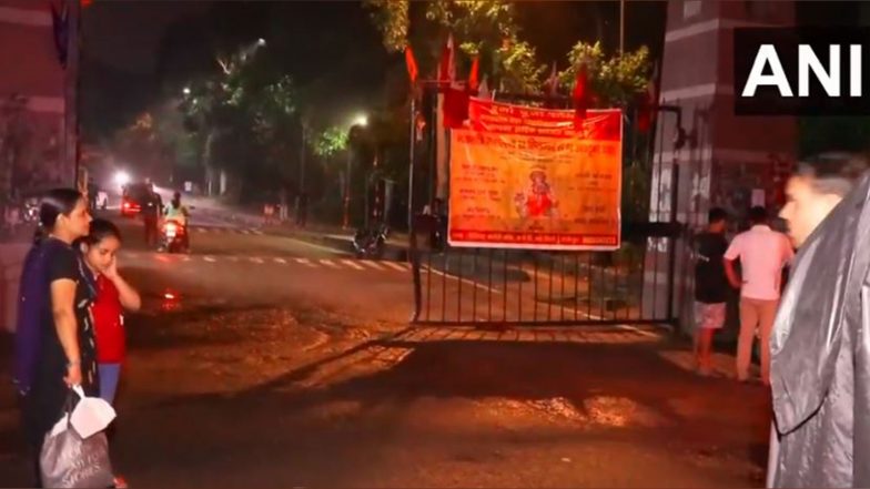 India News | Delhi: Clash Erupts in JNU During Dussehra 'Visarjan Shobha Yatra'