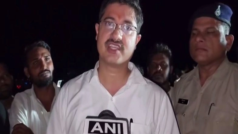 India News | 11 Dead in Madhya Pradesh After Trolley Carrying Devotees Overturned During Durga Immersion