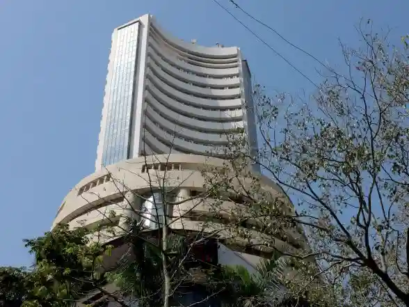 Business News | Selling Pressure Returns to Stocks as Nifty, Sensex Down in Opening Session; Metals, PSU Banks Shine