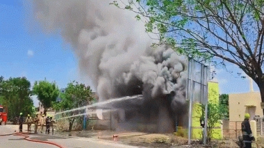 India News | Massive Fire Breaks out at Fireworks Shop in TN's Sivakasi
