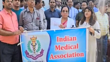 India News | MP: Doctors Protest in Chhindwara Demanding Release of Govt Doctor Who Recently Faced Legal Action in Cough Syrup Case