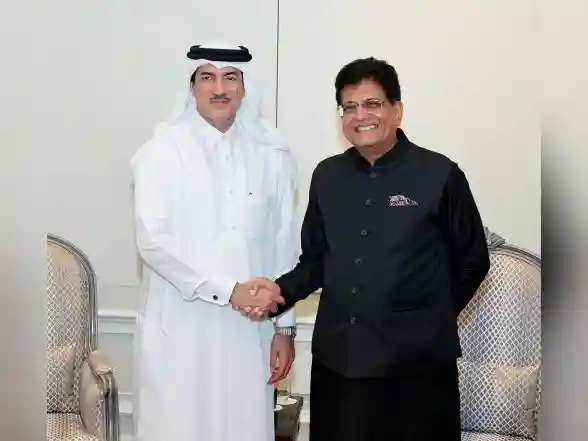 World News | Piyush Goyal Holds Talks with Qatar Trade Minister, Eyes Boost in Bilateral Trade