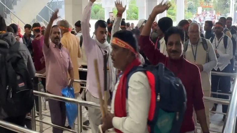 India News | Devotees Rejoice as Vaishno Devi Yatra Resumes After 3-day Suspension