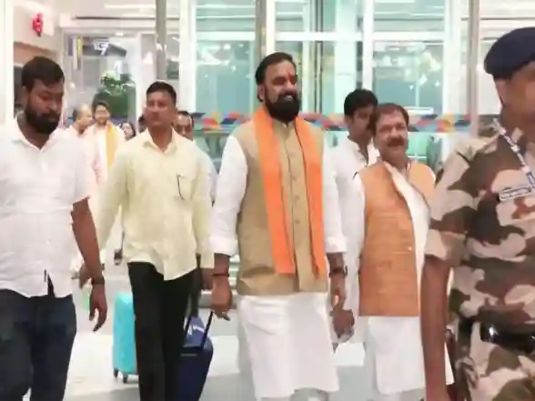India News | BJP Leaders Arrive in Delhi Ahead of Core Committee Meet on Bihar Polls