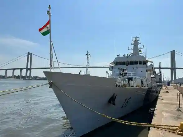 World News | Indian Coast Guard Ship Sachet Arrives in Mozambique with 20 Metric Tonnes of Humanitarian Aid