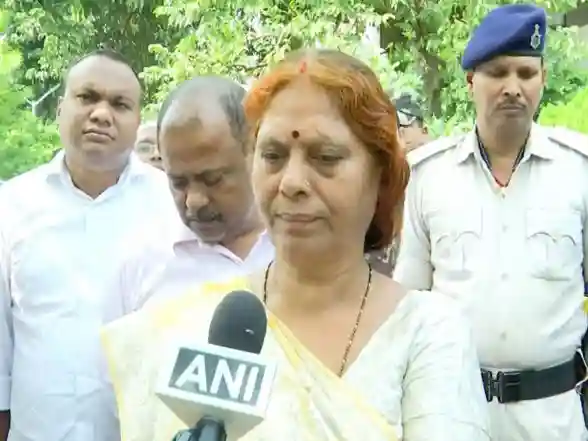 India News | RJD MLA Vibha Devi Resigns from Her Post Ahead of Bihar Polls; Praises Nitish Kumar's Governance