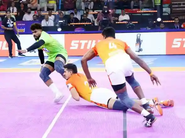 Sports News | PKL: Puneri Paltan Secure Impressive Tie-breaker Win over Dabang Delhi KC