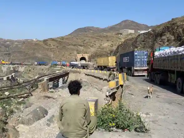 World News | Qatar, Saudi Arabia, Iran Welcome Restraint in Pak-Afghan Conflict
