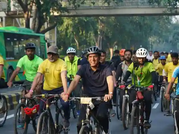India News | Mansukh Mandaviya Leads 'Sundays on Cycle' with Doctors and Health Professionals
