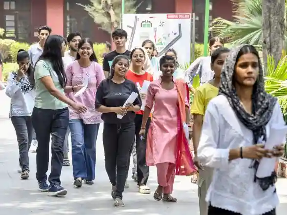 India News | DU's Tentative Exam Schedule Sparks Outrage Among Teachers over Overlapping Classes, Exams