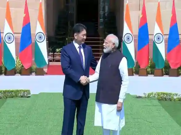 World News | Prime Minister Narendra Modi Meets Mongolian President Khurelsukh Ukhnaa