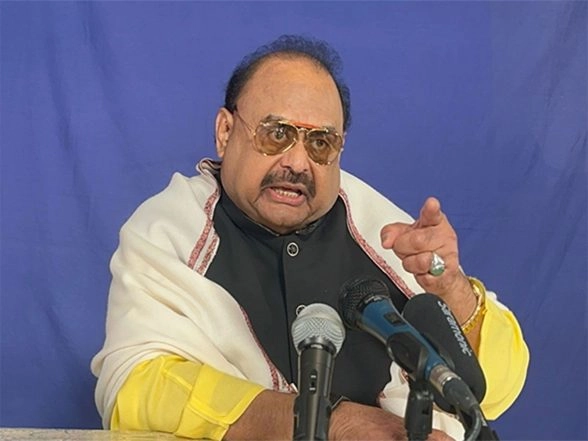 World News | MQM Leader Altaf Hussain Slams Pak Army's Role in KP, Afghanistan; Questions Military's Political Interference