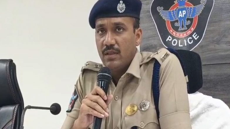 India News | AP: Guntur Police Hands over 250 Recovered Mobile Phones Worth ₹50 Lakh to Their Owners