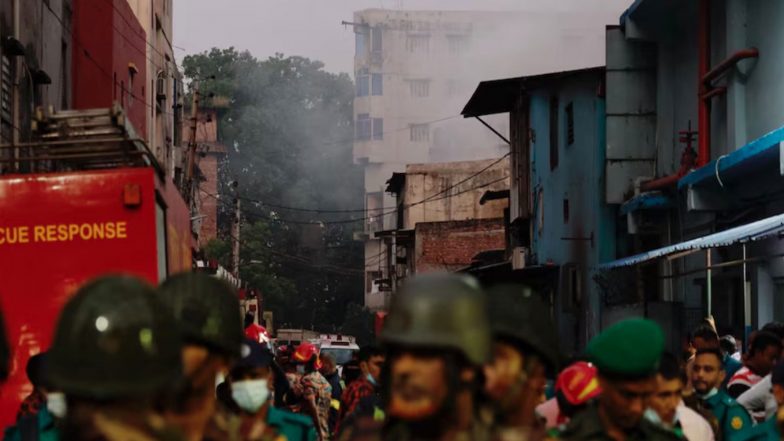 World News | 9 Killed in Fire at Chemical Godown and Garment Factory in Bangladesh
