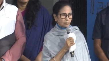 India News | West Bengal CM Mamata Banerjee Visits Flood-hit Mirik, Announces Rs 1.2 Lakh Assistance for Families Who Lost Homes in Floods