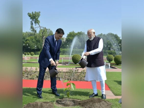 World News | PM Modi, Mongolian President Plant Saplings Under 'Ek Ped Maa Ke Naam' Initiative