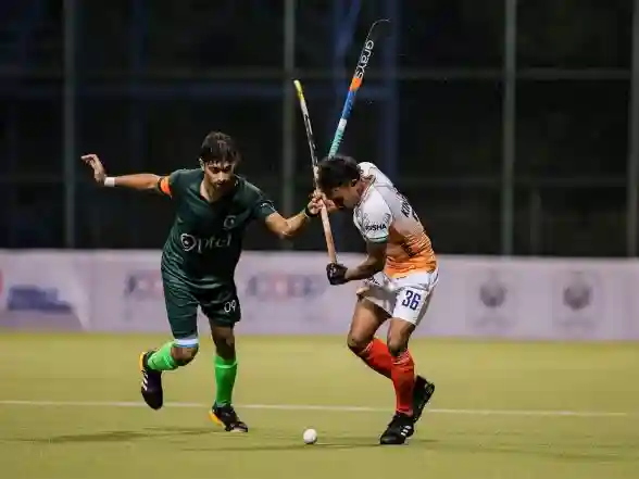 Sports News | Sultan of Johor Cup: India-Pakistan Players Shake Hands Before Match, Break 'no-handshake' Trend of Cricketers