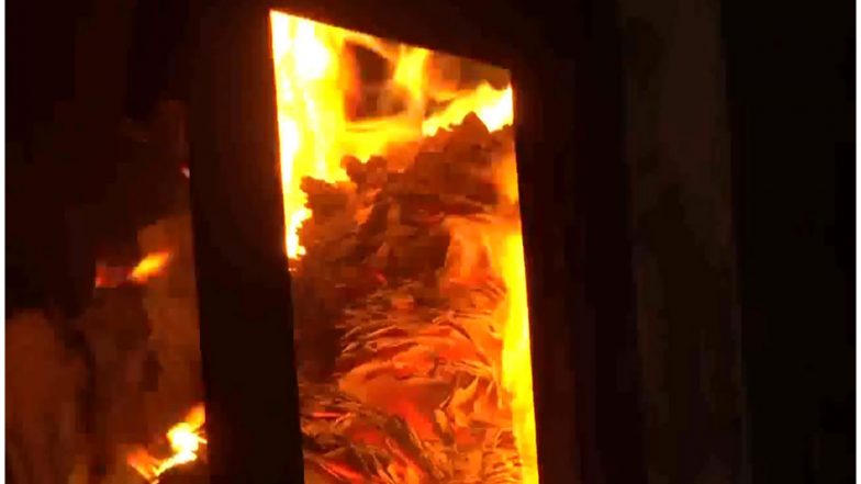 India News | Fire Breaks out at Cardboard Factory in Delhi's Narela; Blaze Brought Under Control, Says Official