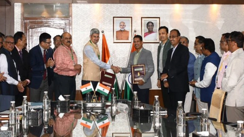 India News | DRDO Signs MoU to Develop 300 MW Solar Renewable Energy Projects Across Its Establishments