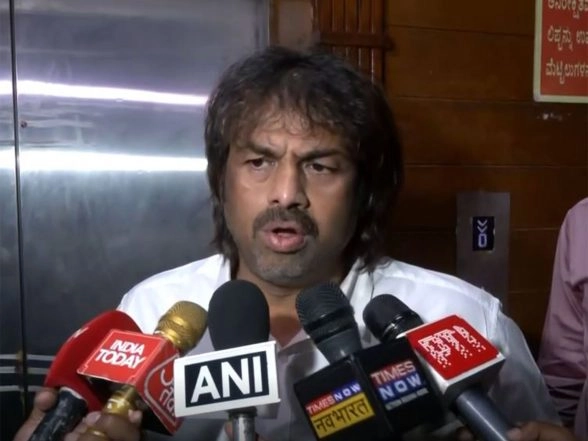 LatestLY - Politics - News Image