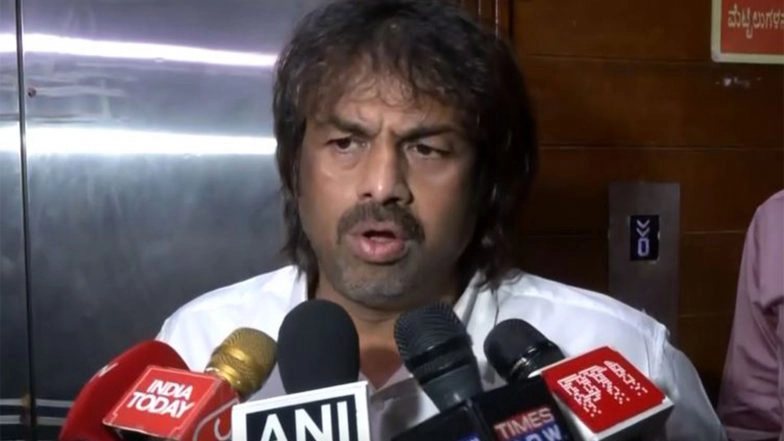 India News | Karnataka Govt  Reissues 2013 Circular That Forbids the Use of Government School Grounds for Private Purposes