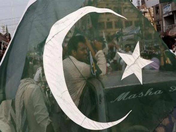 World News | Pakistan: Punjab Imposes Section 144, Moves to Ban TLP After Violent Protests