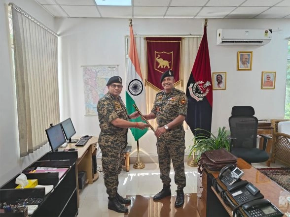 India News | AK Chakraborty Takes over as IG BSF Tripura
