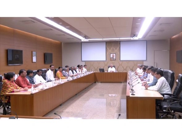 India News | Gujarat Cabinet Reshuffle: Harsh Sanghvi Becomes Deputy CM, Rivaba Jadeja Among New Faces