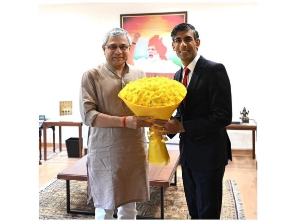 Business News | Ashwini Vaishnaw Invites Former UK PM Rishi Sunak to India's Upcoming AI Impact Summit 2026