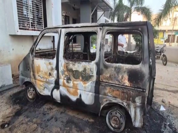 LatestLY - Politics - News Image