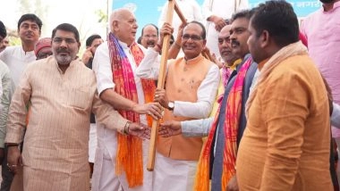 India News | Shivraj Singh Chouhan Held a 'Gram Chaupal' in Village Dumri Khurd of Gorakhpur