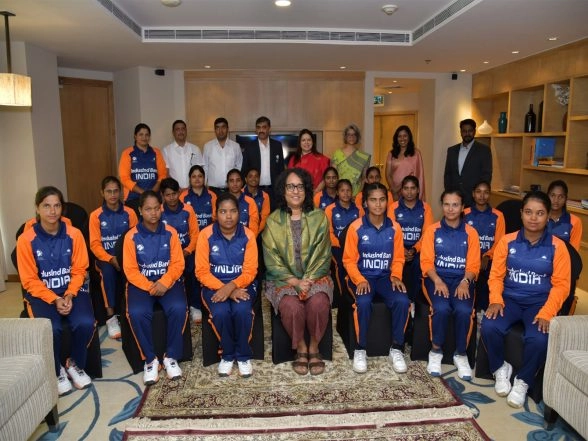 Sports News | Indian Women's Cricket Team for the Blind Meets Sri Lankan Prime Minister
