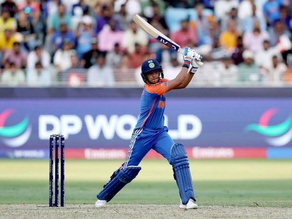 Sports News | ICC Women's WC: Harmanpreet, Deepti Eye Major Milestones in Crucial Clash Against England