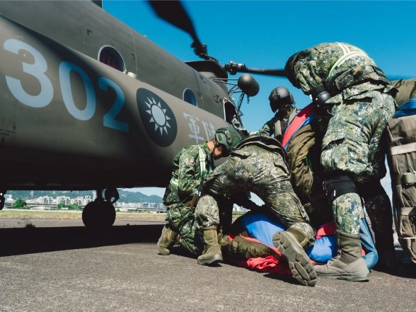 World News | Taiwan Detects 2 Sorties by Chinese Military Aircraft, 6 Vessels Around Its Territory