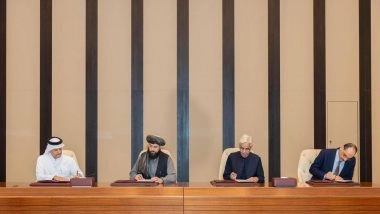 World News | Pak PM Blames Afghanistan for Border Clashes, in Talks with Malay PM