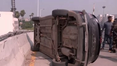 India News | Bihar: Car Overturns at Patna Airport Terminal Building, No Casualties