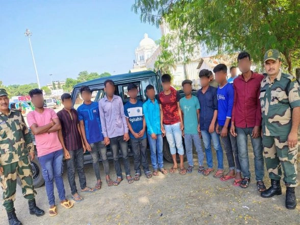 India News | BSF Intensifies Vigil; Apprehends 21 Illegal Migrants, Including 11 Bangladeshi and 10 Rohingyas in Tripura