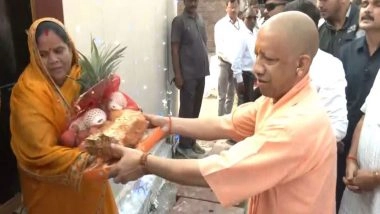 India News | UP CM Yogi Adityanath Extends Diwali Wishes in Ayodhya, Distributes Sweets, Praises Cleanliness