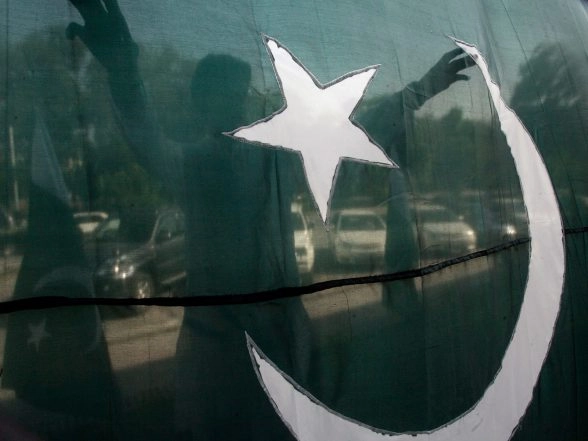 World News | Pakistani Arms Smuggler Sentenced to 40 Years in US for Trafficking Iranian Missile Parts to Yemen's Houthis