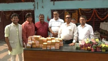 India News | VHP Distributes Sweets and Green Firecrackers to Children in Delhi on Diwali