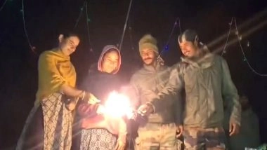 India News | J-K: Indian Army Jawans Posted in Kathua Celebrate Diwali, Lit Up Diyas