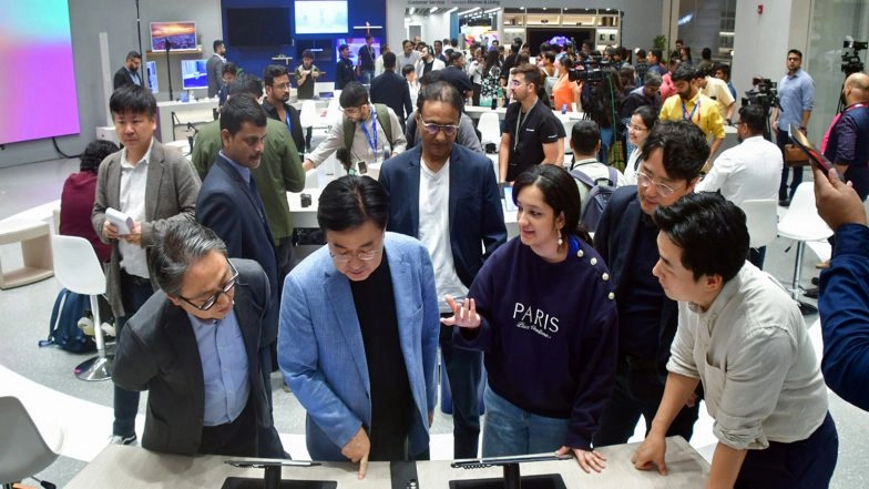 Business News | South Korean Retailers Skip Halloween Marketing After Itaewon Tragedy, Shift Focus to Pepero Day, Year-end Sales