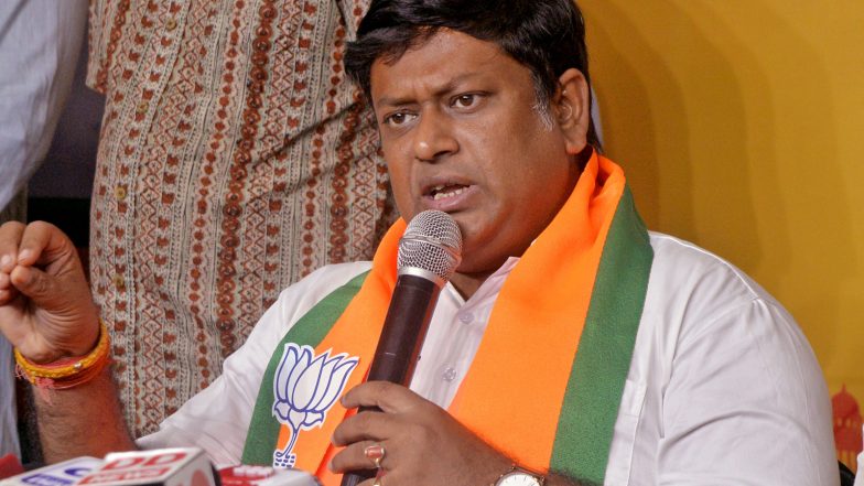 India News | WB: Sukanta Majumdar Slams Mamata Banerjee After Woman Doctor Faces Rape Threat at Uluberia Hospital; Doctors' Body Demands Action