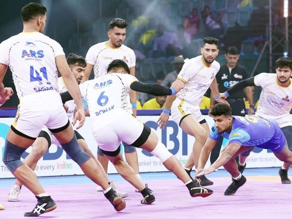 Sports News | PKL: Bengal Warriorz Stay Alive in Playoffs Hunt with Win over Tamil Thalaivas
