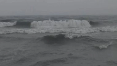 India News | Sea Turns Fierce at Chennai's Marina Beach as Northeast Monsoon Triggers Rough Waves and Strong Winds